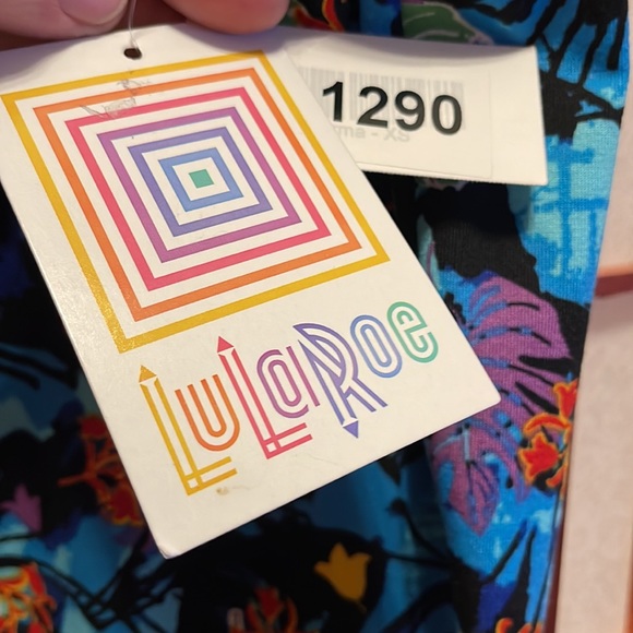 LuLaRoe Tops - NWT XS LuLaRoe leaf print